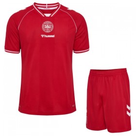 Tenue Enfant Danemark Domicile Coupe du Monde 2026 (+ Short)