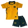 Tenue Enfant Australie Domicile Coupe du Monde 2026 (+ Short) Tenue Enfant Australie Domicile Coupe du Monde 2026 (+ Short)